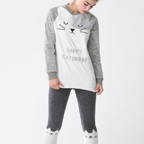 صورة بيجامة قط رمادي