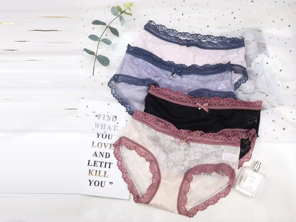 TO LACE OR NOT TO LACE?